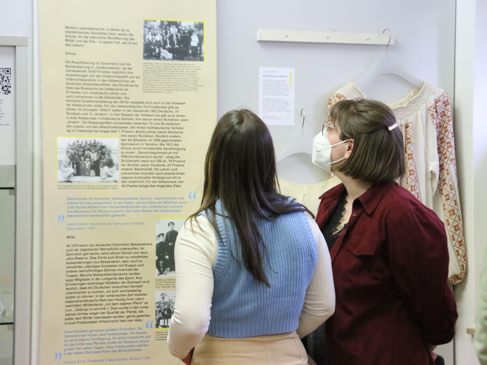 Besucher in der Sonderausstellung