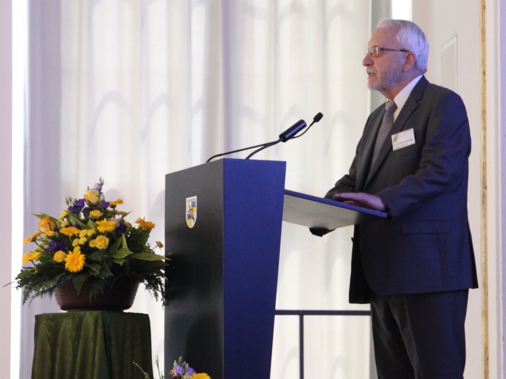Hartmut Knopp zur Wissensvermittlung an Schüler, Foto: Matthias Busch