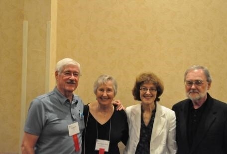 Dr. Nancy Herzog und Alex Herzog, Mitherausgeber der amerikanischen Edition des Buches, Dr. Ute Schmidt, James T. Gessele