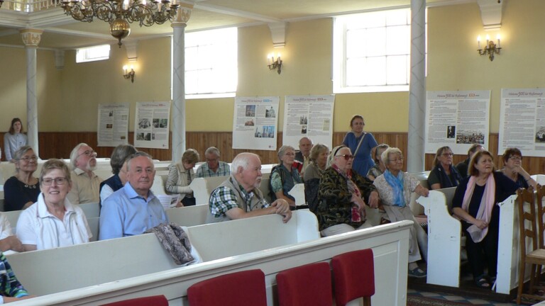 Reisegruppe in der Kirche von Konin