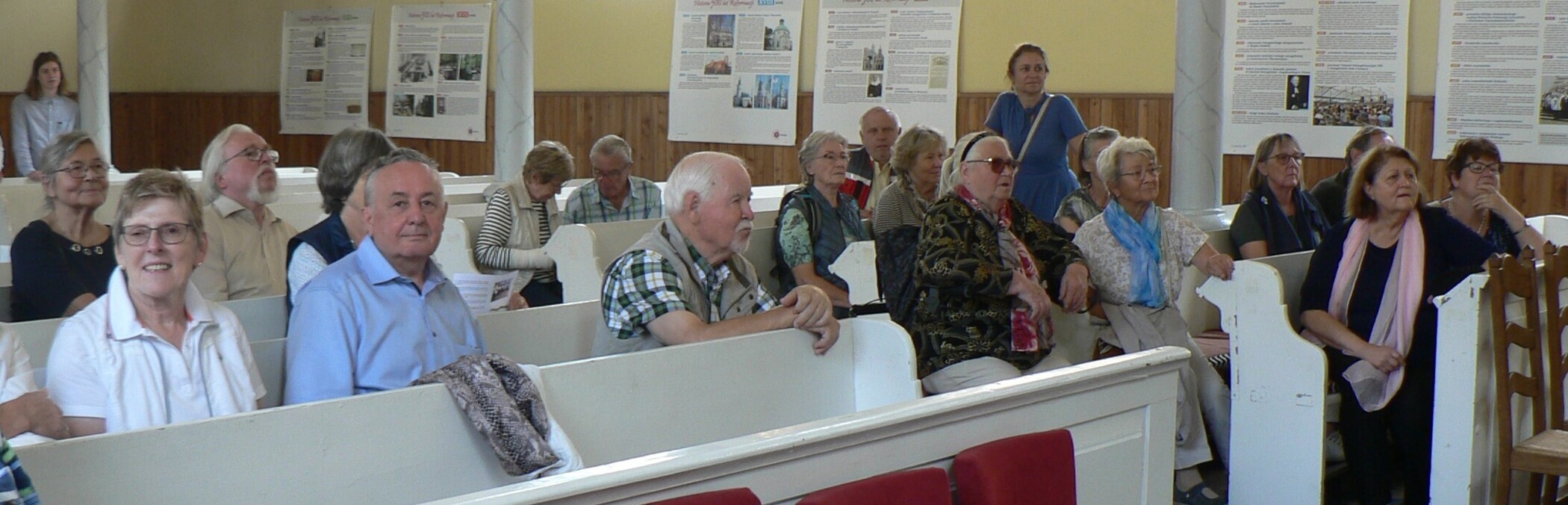 Reisegruppe in der Kirche von Konin