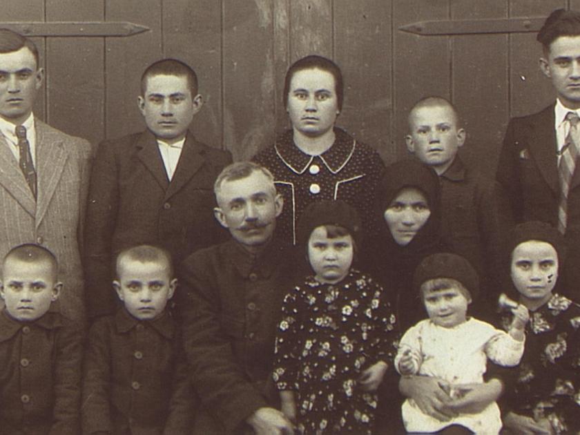Familie Johannes Sasse in Maraslienfeld 1940 