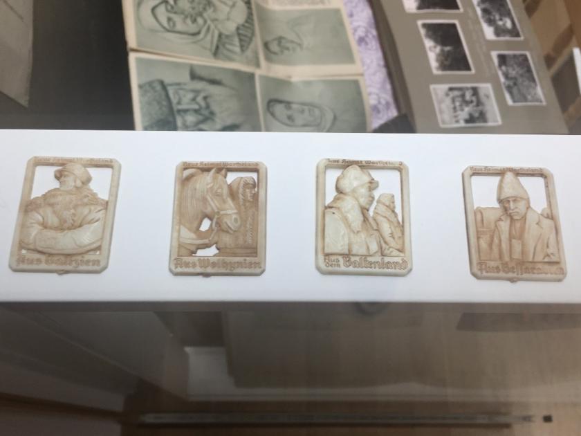 Vier Plaketten in unserem Museum